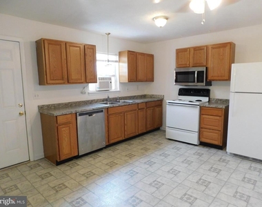 230 Waterford Lane - Photo Thumbnail 5