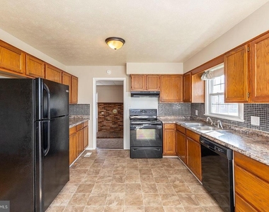 120 Meadowlark Lane - Photo Thumbnail 6