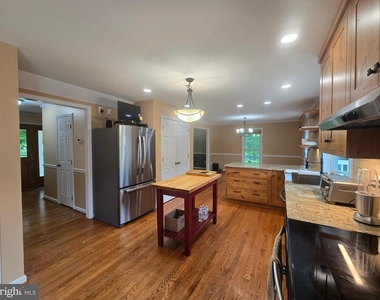 5712 John Barton Payne Road - Photo Thumbnail 11