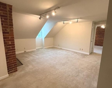 319 William Street - Photo Thumbnail 2