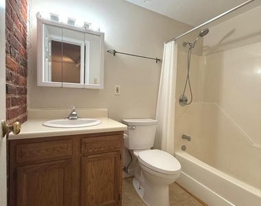 319 William Street - Photo Thumbnail 5