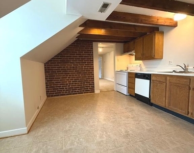 319 William Street - Photo Thumbnail 8