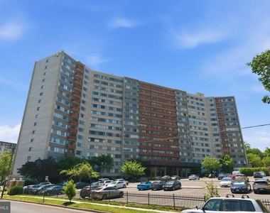 5340 Holmes Run Parkway - Photo Thumbnail 1