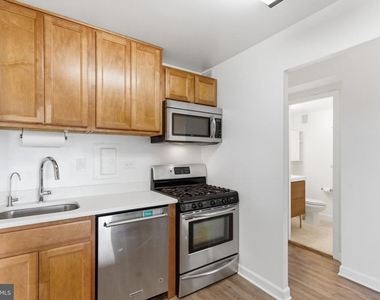 5340 Holmes Run Parkway - Photo Thumbnail 10