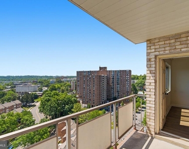 5340 Holmes Run Parkway - Photo Thumbnail 13