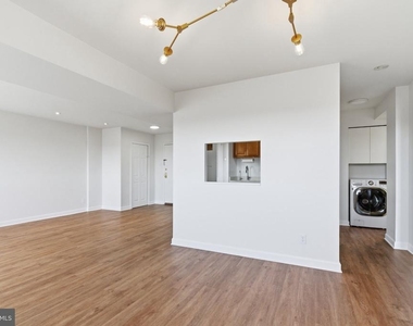 5340 Holmes Run Parkway - Photo Thumbnail 7