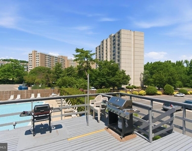 5340 Holmes Run Parkway - Photo Thumbnail 23