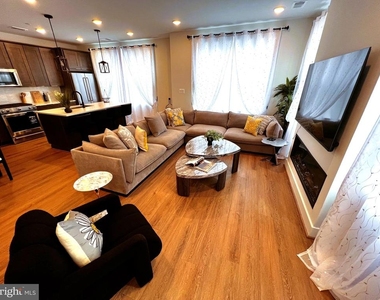 4989 Eisenhower Avenue - Photo Thumbnail 10