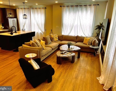 4989 Eisenhower Avenue - Photo Thumbnail 13