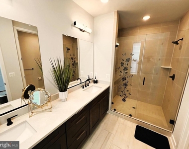 4989 Eisenhower Avenue - Photo Thumbnail 38
