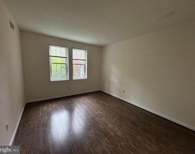 1774 N Troy Street - Photo Thumbnail 3