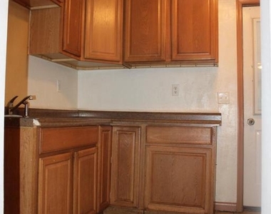 42 Laurel Street - Photo Thumbnail 2