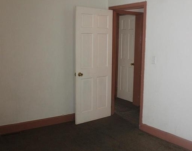 42 Laurel Street - Photo Thumbnail 5