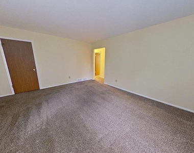 571 S Main Street - Photo Thumbnail 5