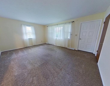 571 S Main Street - Photo Thumbnail 2