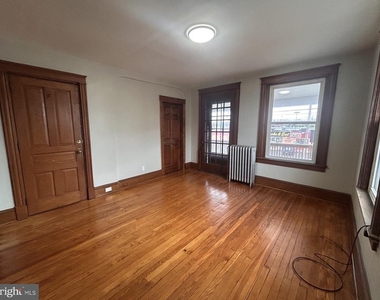 1200 W King Street - Photo Thumbnail 5