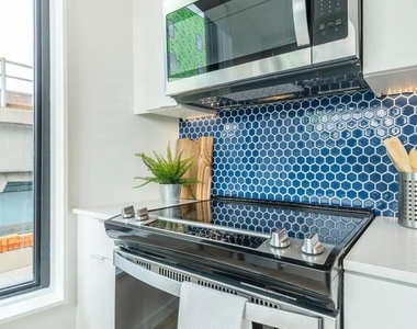 1131 N Front Street - Photo Thumbnail 12