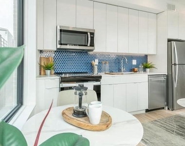 1131 N Front Street - Photo Thumbnail 14