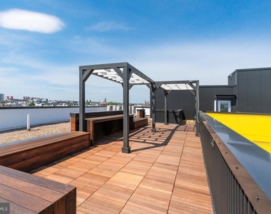 1131 N Front Street - Photo Thumbnail 24