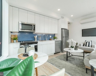 1131 N Front Street - Photo Thumbnail 2