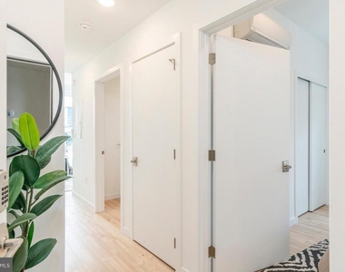 1131 N Front Street - Photo Thumbnail 16