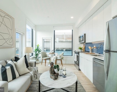 1131 N Front Street - Photo Thumbnail 5
