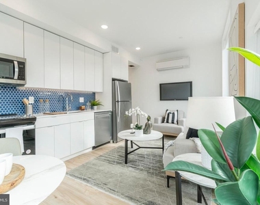 1131 N Front Street - Photo Thumbnail 10