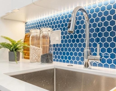 1131 N Front Street - Photo Thumbnail 15