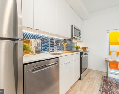 1131 N Front Street - Photo Thumbnail 12
