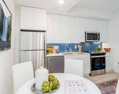 1131 N Front Street - Photo Thumbnail 11