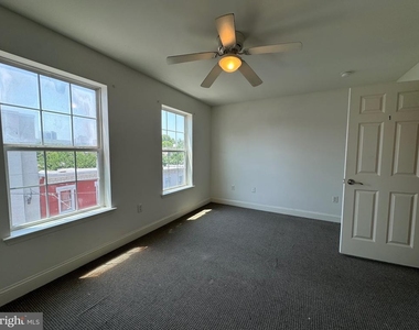 1131 W Nevada Street - Photo Thumbnail 9