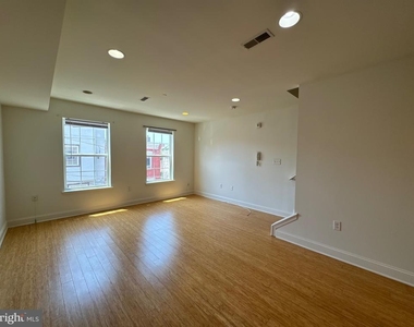 1131 W Nevada Street - Photo Thumbnail 1