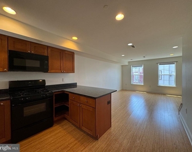 1131 W Nevada Street - Photo Thumbnail 6