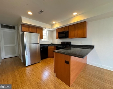 1131 W Nevada Street - Photo Thumbnail 7