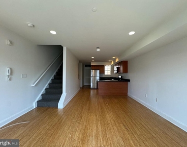 1131 W Nevada Street - Photo Thumbnail 3