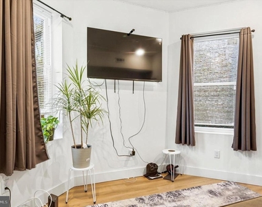 2319 N 33rd Street - Photo Thumbnail 5