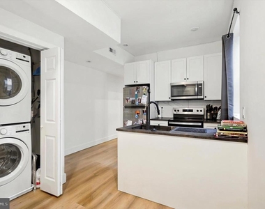 2319 N 33rd Street - Photo Thumbnail 6