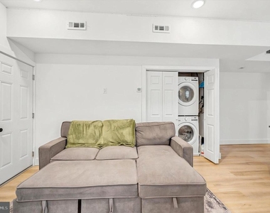 2319 N 33rd Street - Photo Thumbnail 4