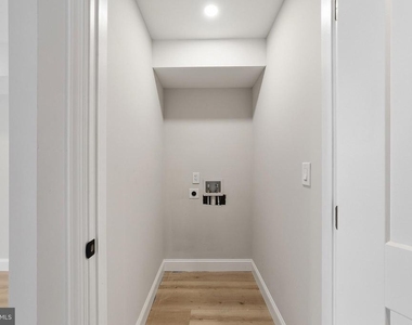 2319 Cross Street - Photo Thumbnail 4