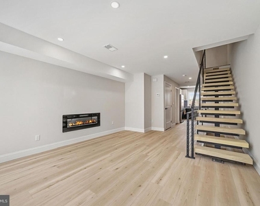 2319 Cross Street - Photo Thumbnail 2