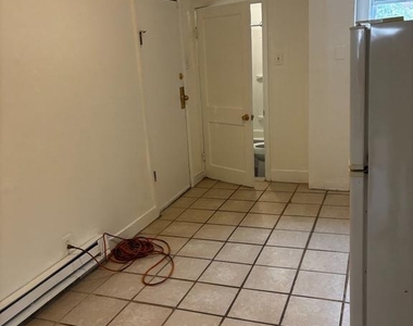 918 S 12th Street - Photo Thumbnail 4