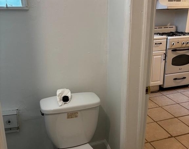 918 S 12th Street - Photo Thumbnail 7