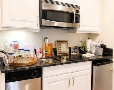 1701 Locust Street - Photo Thumbnail 11