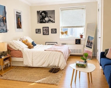 1701 Locust Street - Photo Thumbnail 9