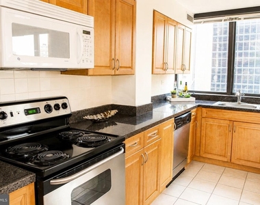 233 S 6th Street - Photo Thumbnail 5