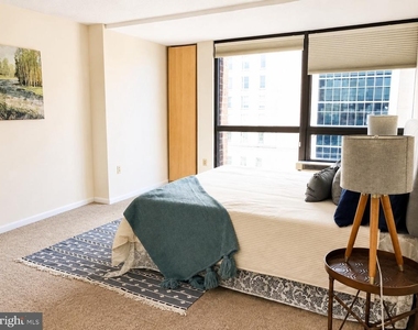 233 S 6th Street - Photo Thumbnail 8