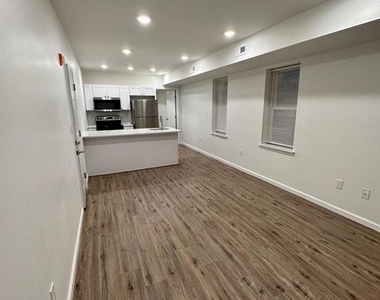 4224 Brown Street - Photo Thumbnail 3