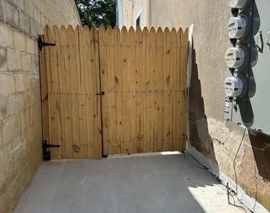 4224 Brown Street - Photo Thumbnail 18