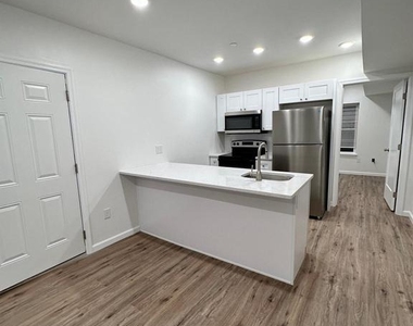4224 Brown Street - Photo Thumbnail 9