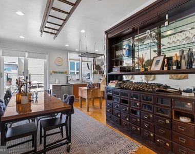 2020 E Fletcher Street - Photo Thumbnail 6